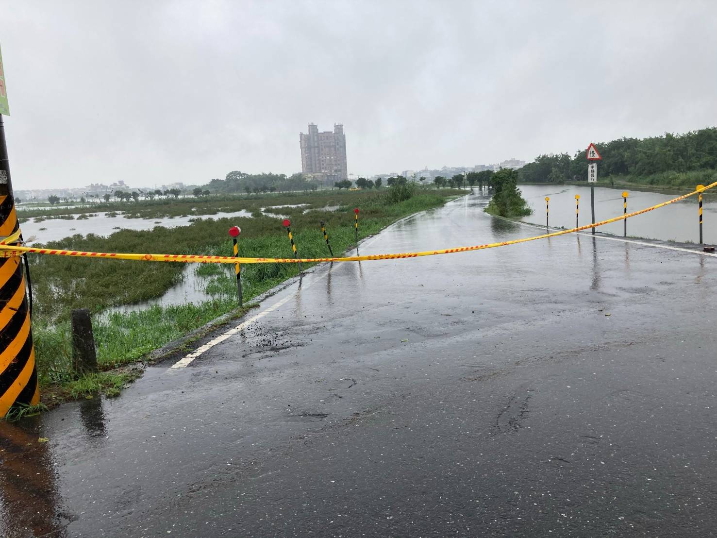 五十二甲溼地路段淹水若汪洋