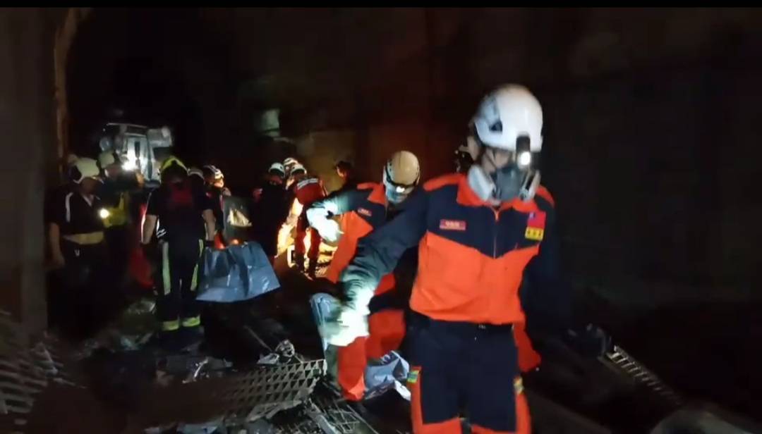 太魯閣號出軌重大事故