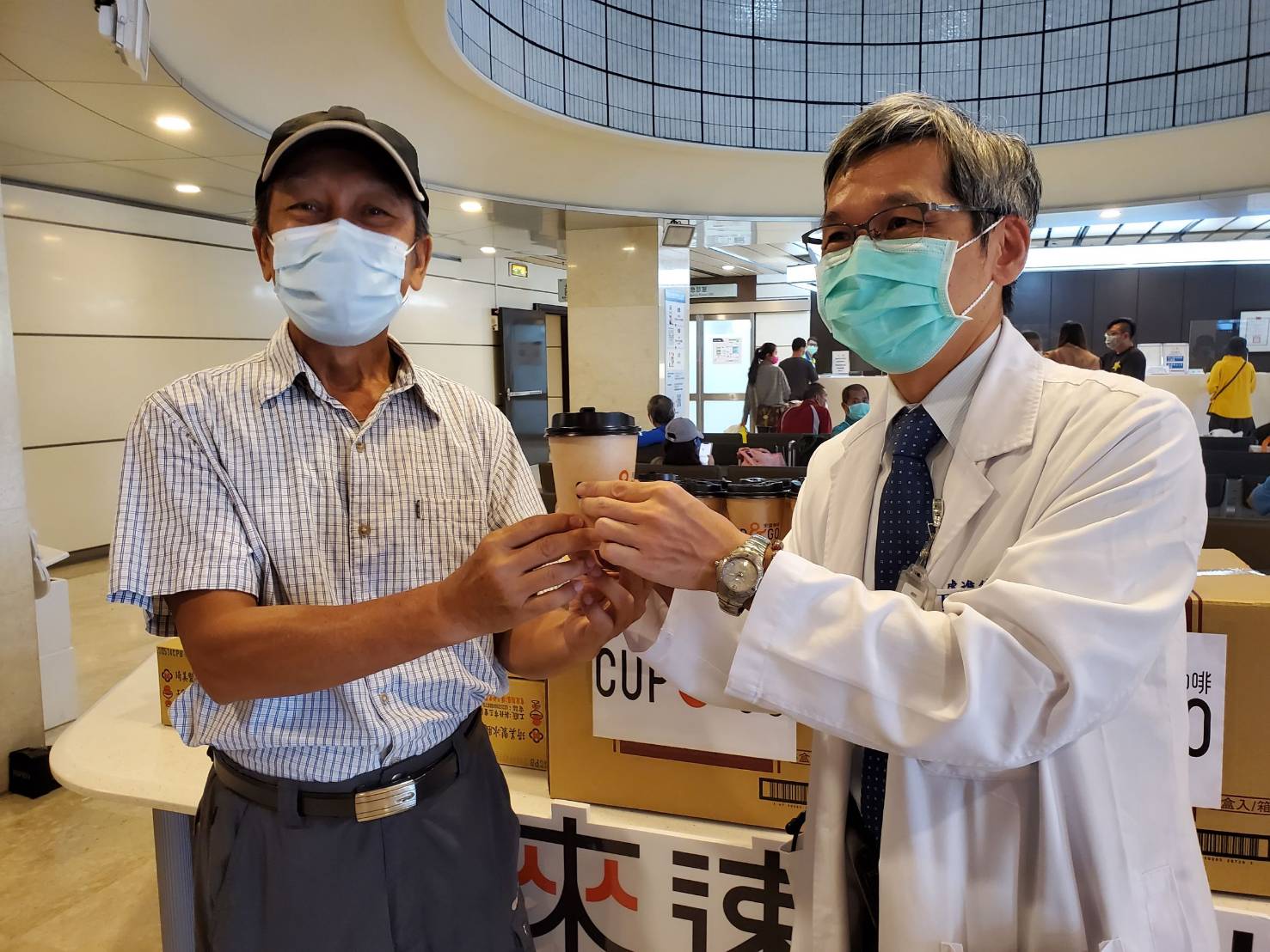 中油贈博愛醫護500杯咖啡