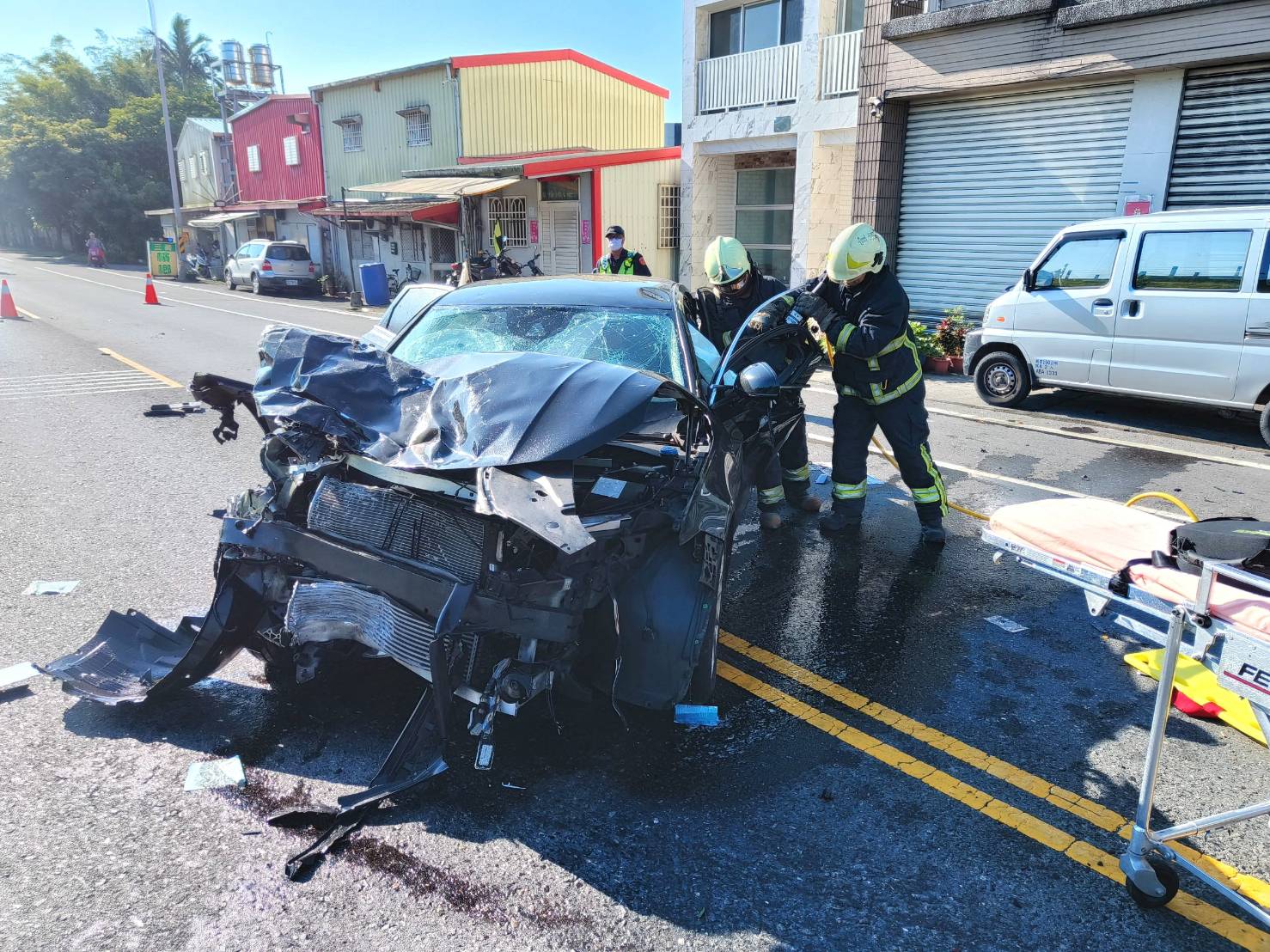 五結溪濱路連環車禍