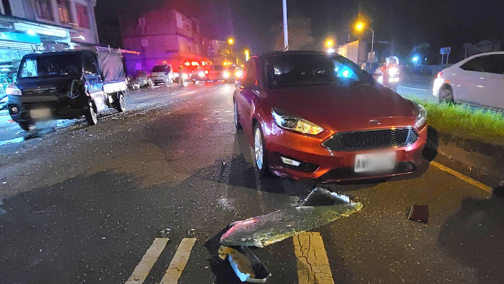 冬山路二段10車追撞