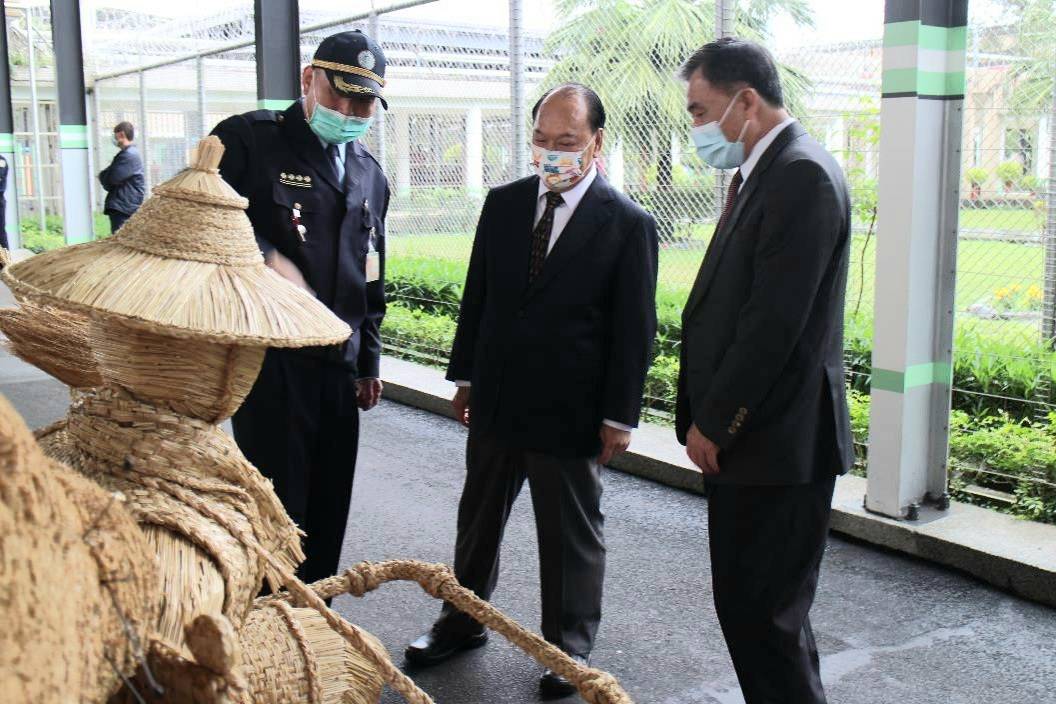 宜監收容人稻草裝置藝術