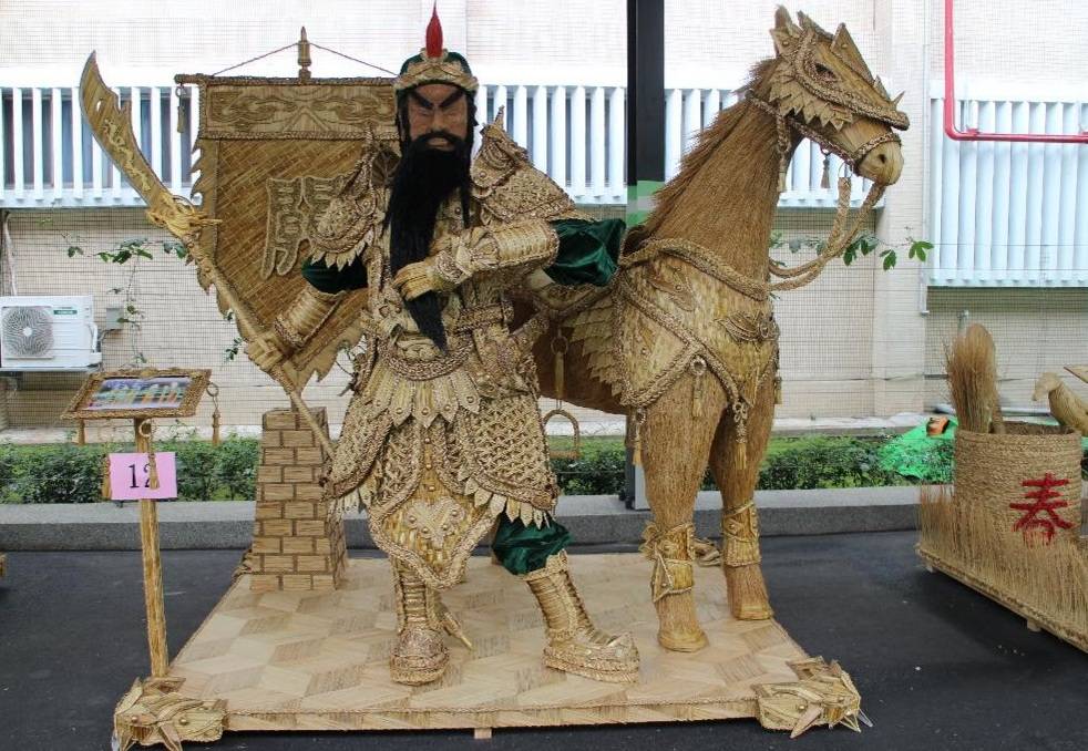 宜監收容人稻草裝置藝術