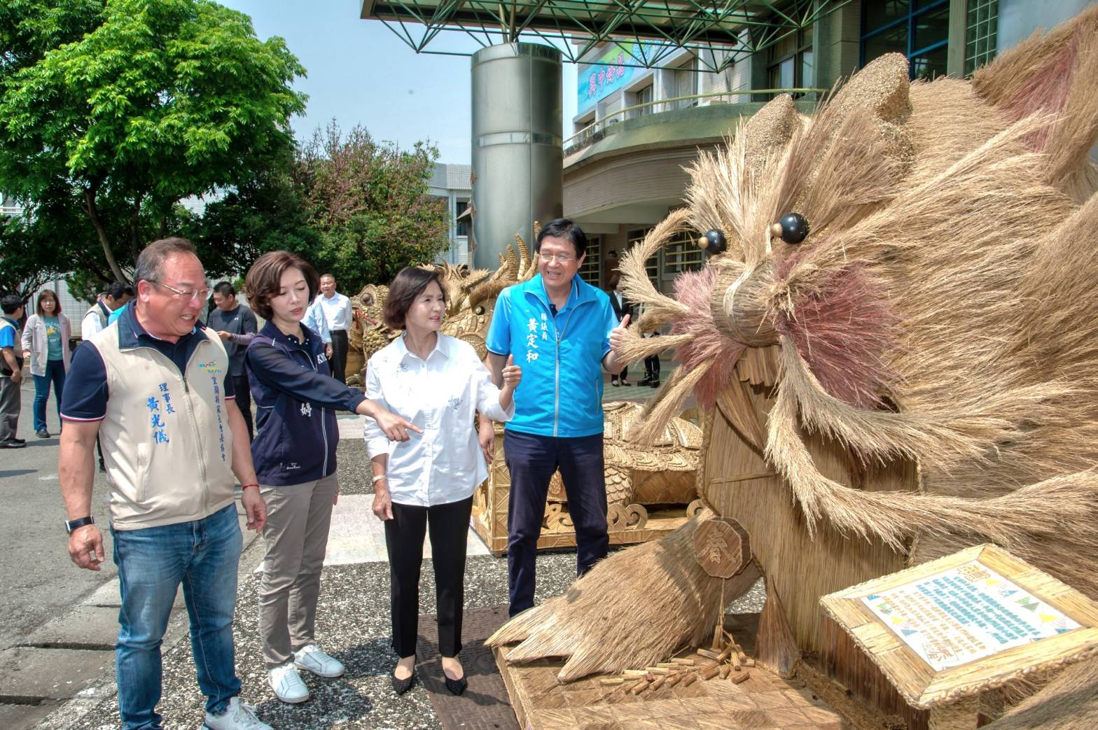 宜監收容人稻草裝置藝術