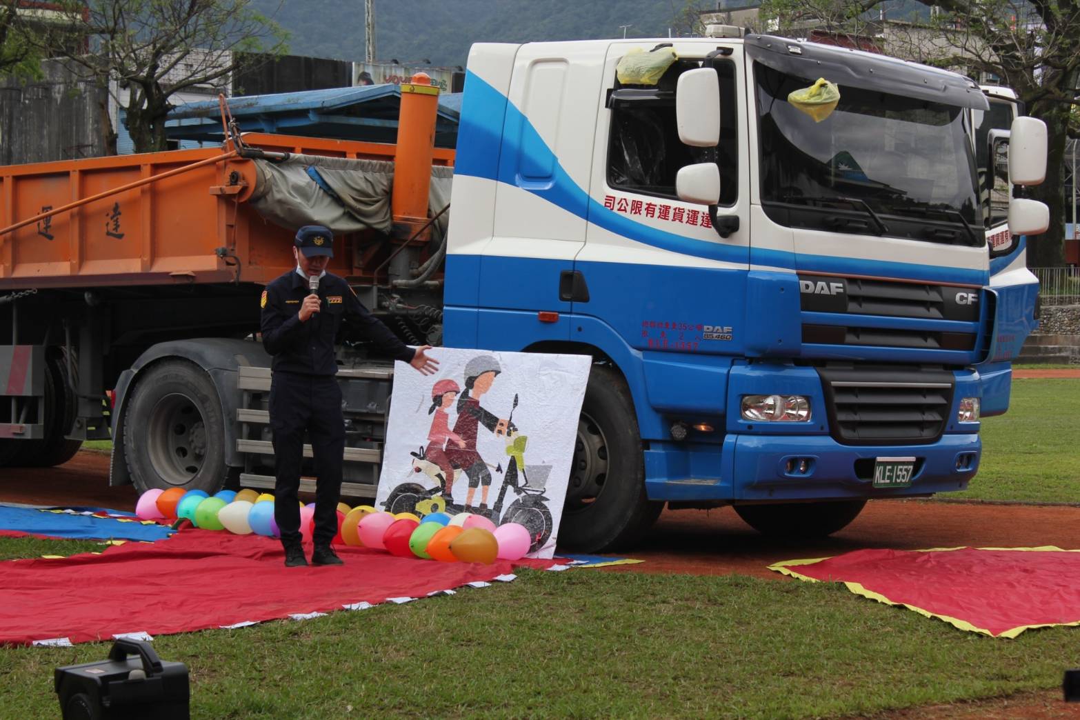 砂石車開入蘇澳校園