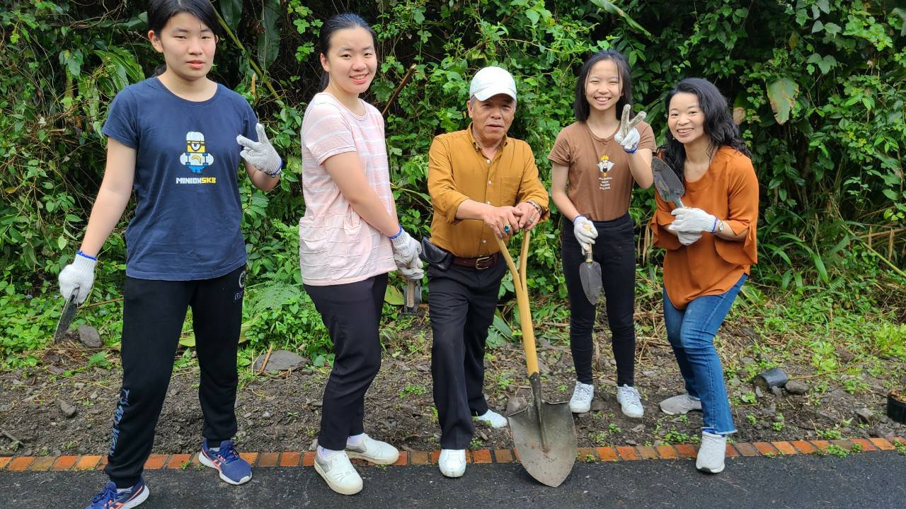 冬山鄉長率員工遍植櫻花