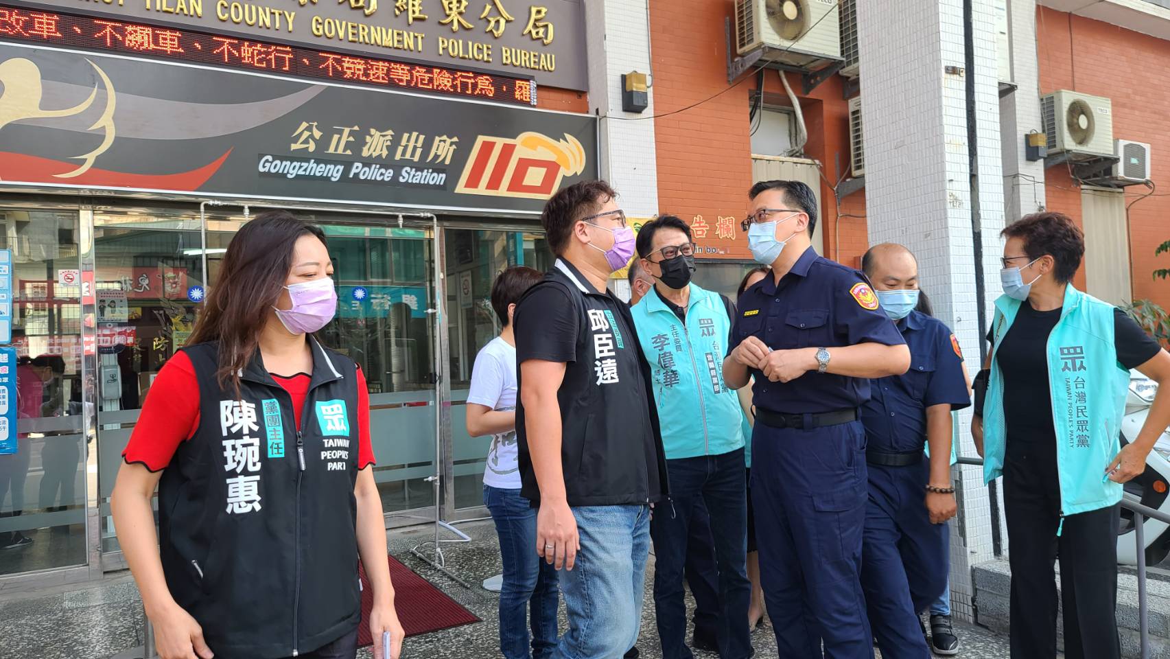 立委邱臣遠捐贈防疫物資