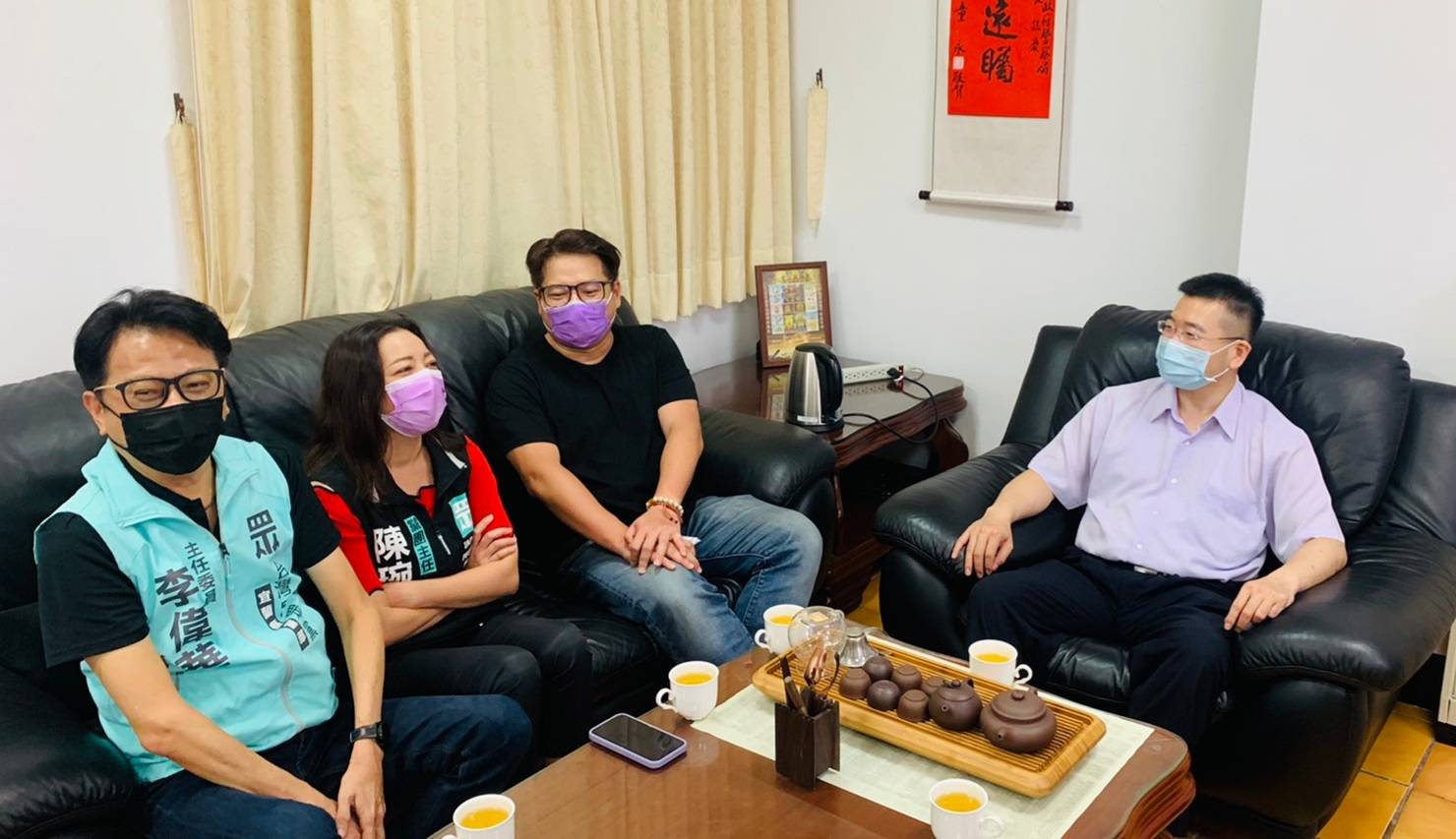 立委邱臣遠捐贈防疫物資