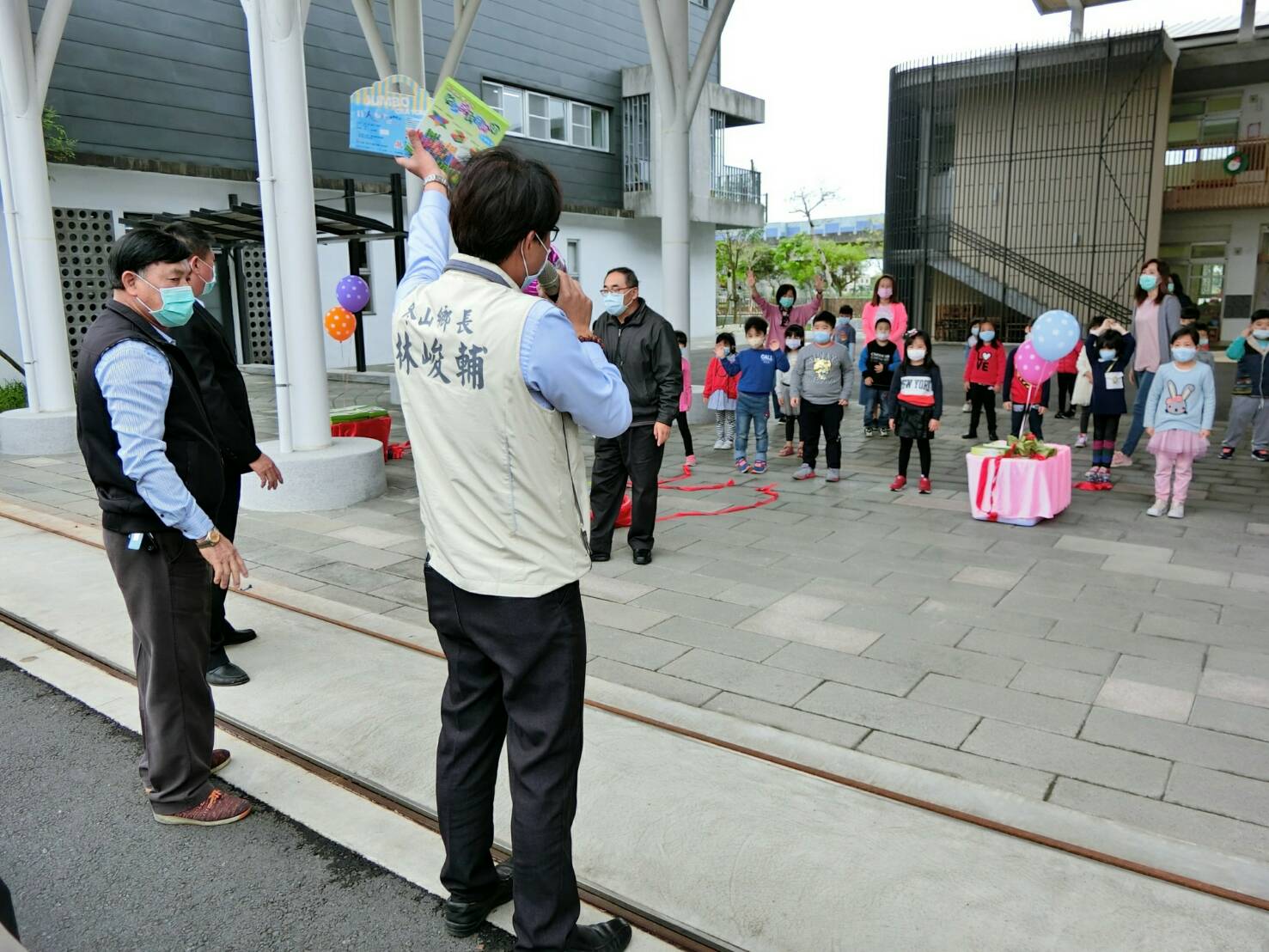 兼顧防疫及獎勵  冬山鄉歡度兒童節暨表揚模範生好有趣