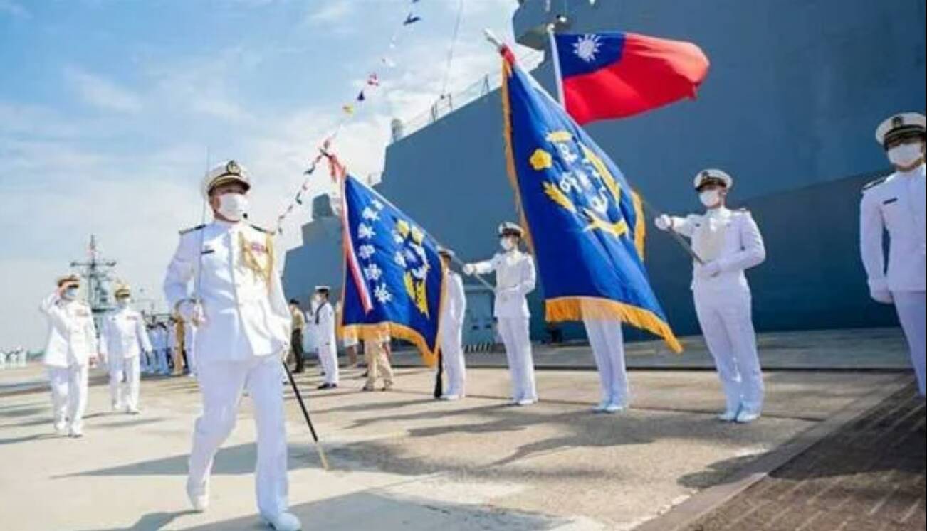 敦睦艦隊2將官調離現職 國防部長及海軍司令均自行處分