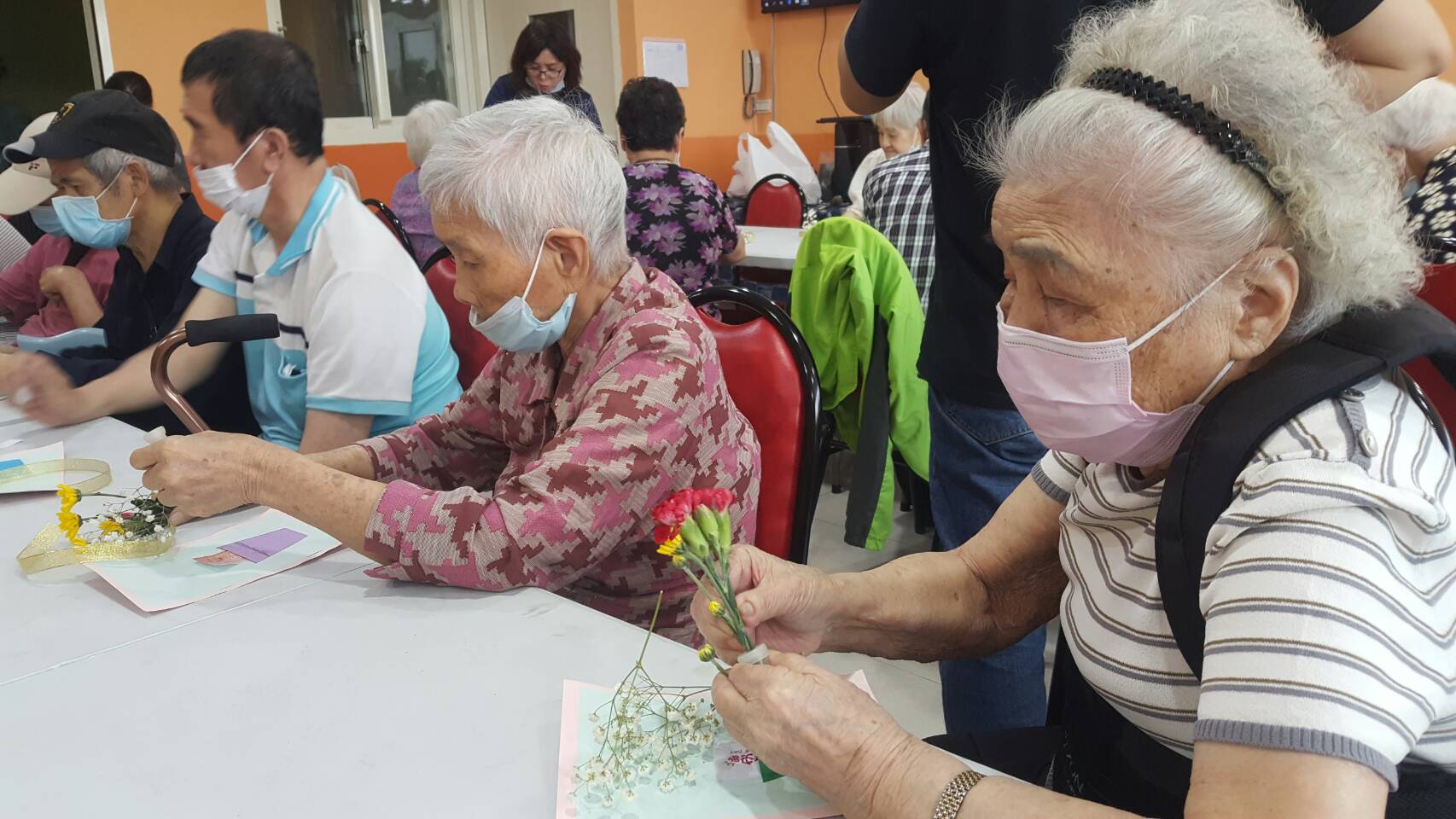 把歡笑帶給銀髮族 老康泰日照中心溫馨慶祝母親節