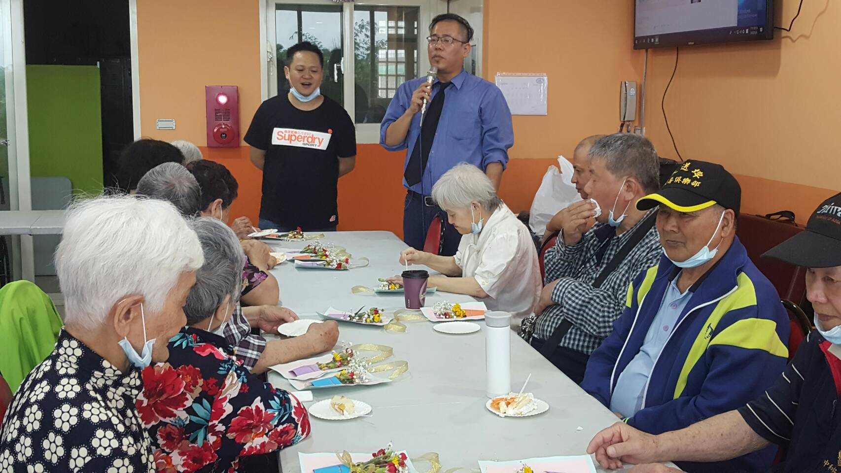 把歡笑帶給銀髮族 老康泰日照中心溫馨慶祝母親節