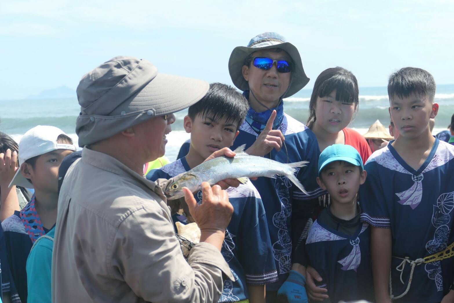 岳明國小與無尾港文教結合師生、居民 成立小燕鷗守護巡守隊