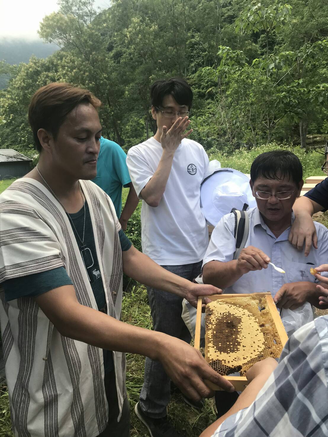 澳花香草野蜂授粉示範社區啟用 副縣長林建榮促銷農產品