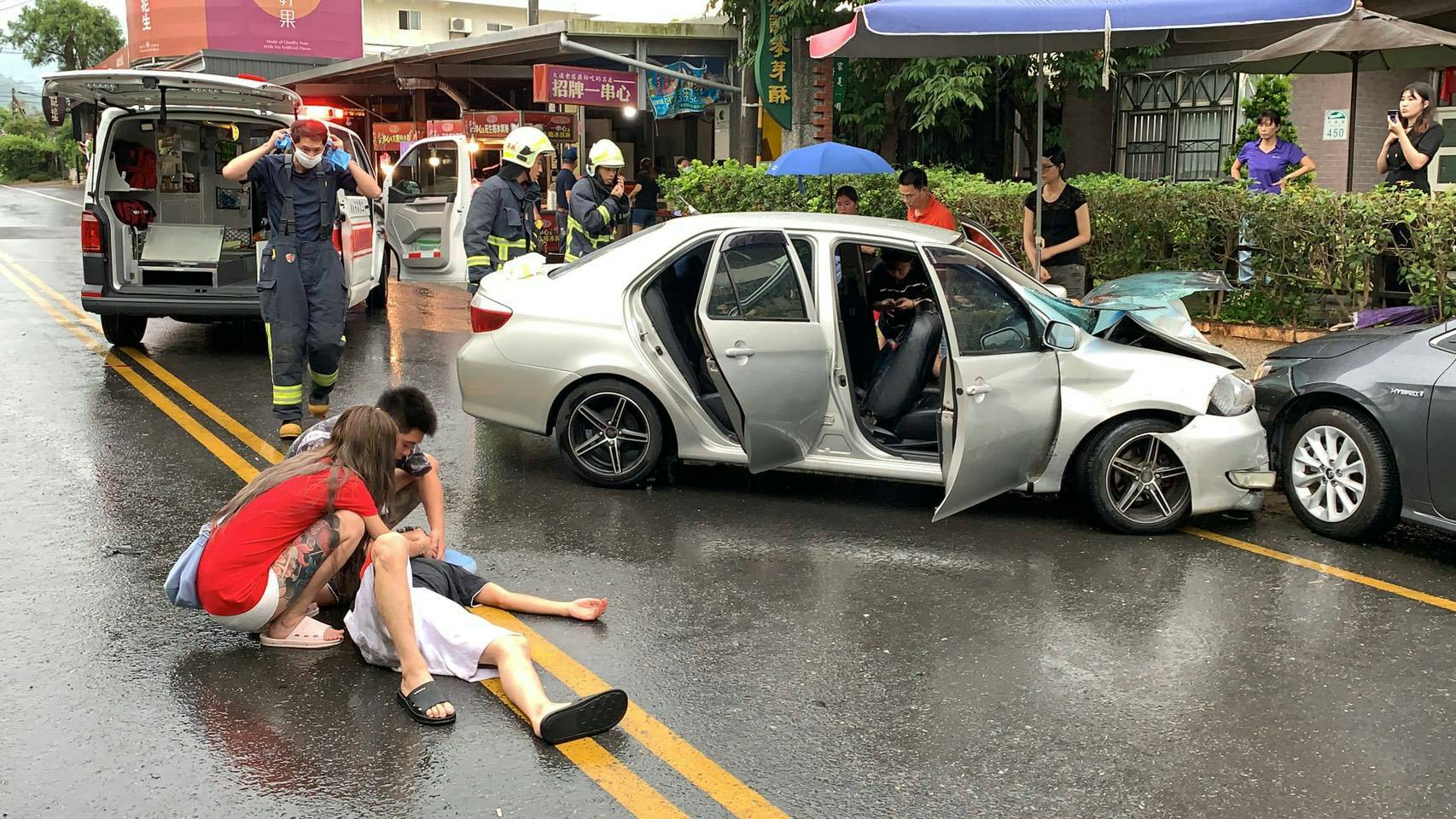 冬山鄉大進路重大車禍 總共5車9人受傷