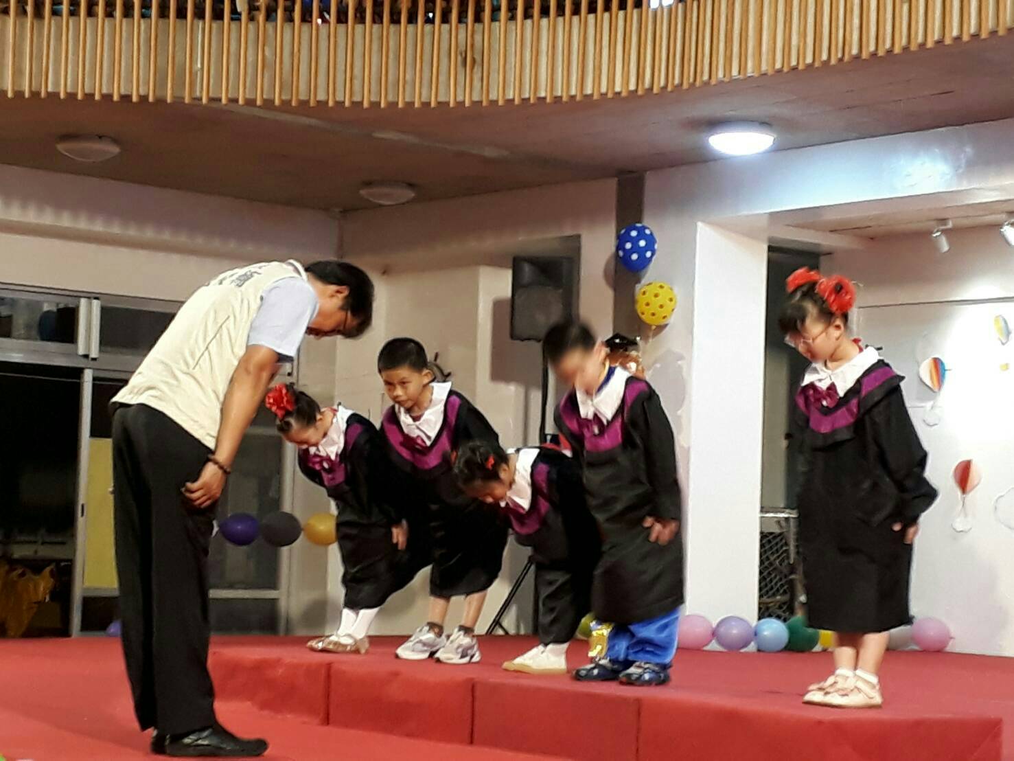 寶貝們躍上舞台閃耀登場 冬山鄉立幼兒園畢業典禮點亮夢想