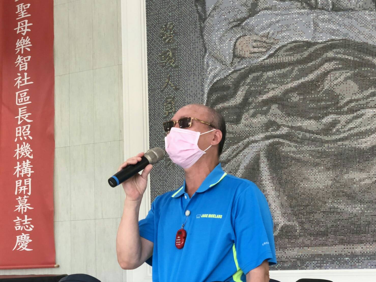 視障不是社會負擔 按摩師感念醫䕶辛勞 免費按摩舒壓