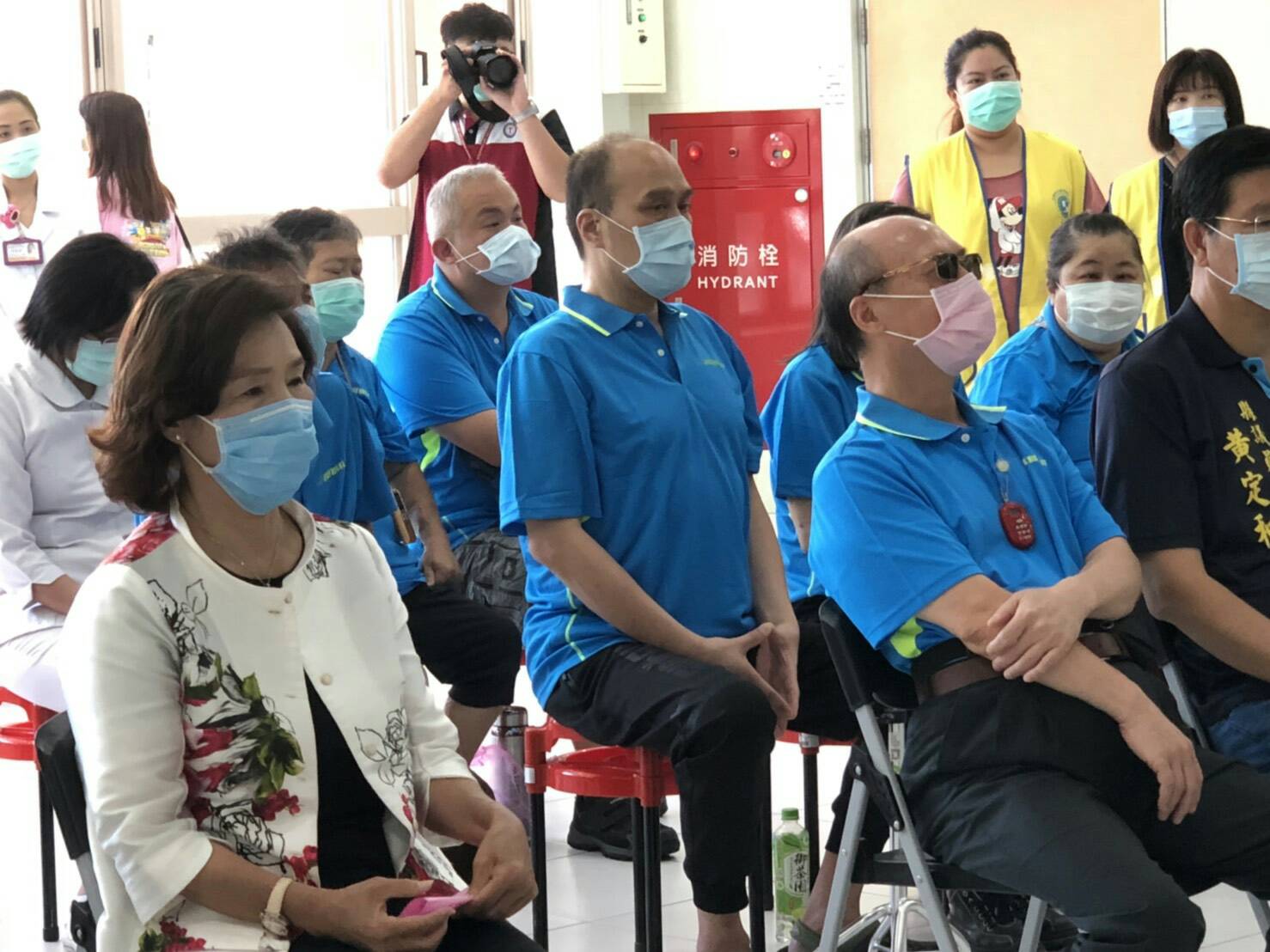 視障不是社會負擔 按摩師感念醫䕶辛勞 免費按摩舒壓