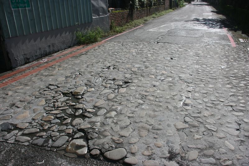 三星鄉上將路二段77巷鵝卵石路面