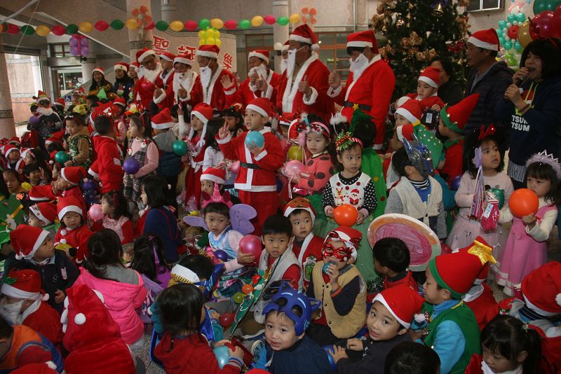 冬山鄉立幼兒園小朋友提前慶祝耶誕節來臨