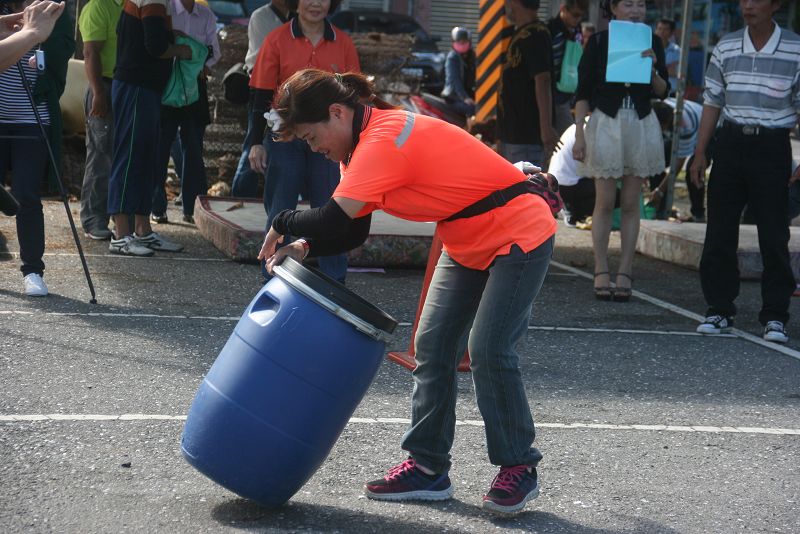 聾啞女清潔隊員也參加競賽