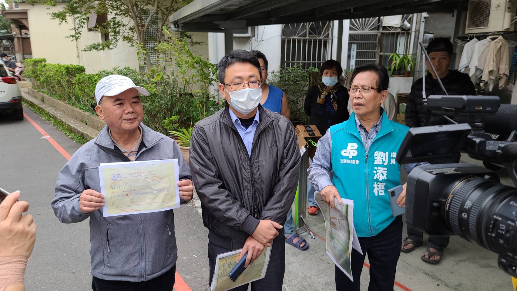 劉添梧議員為樹人路8住戶解圍