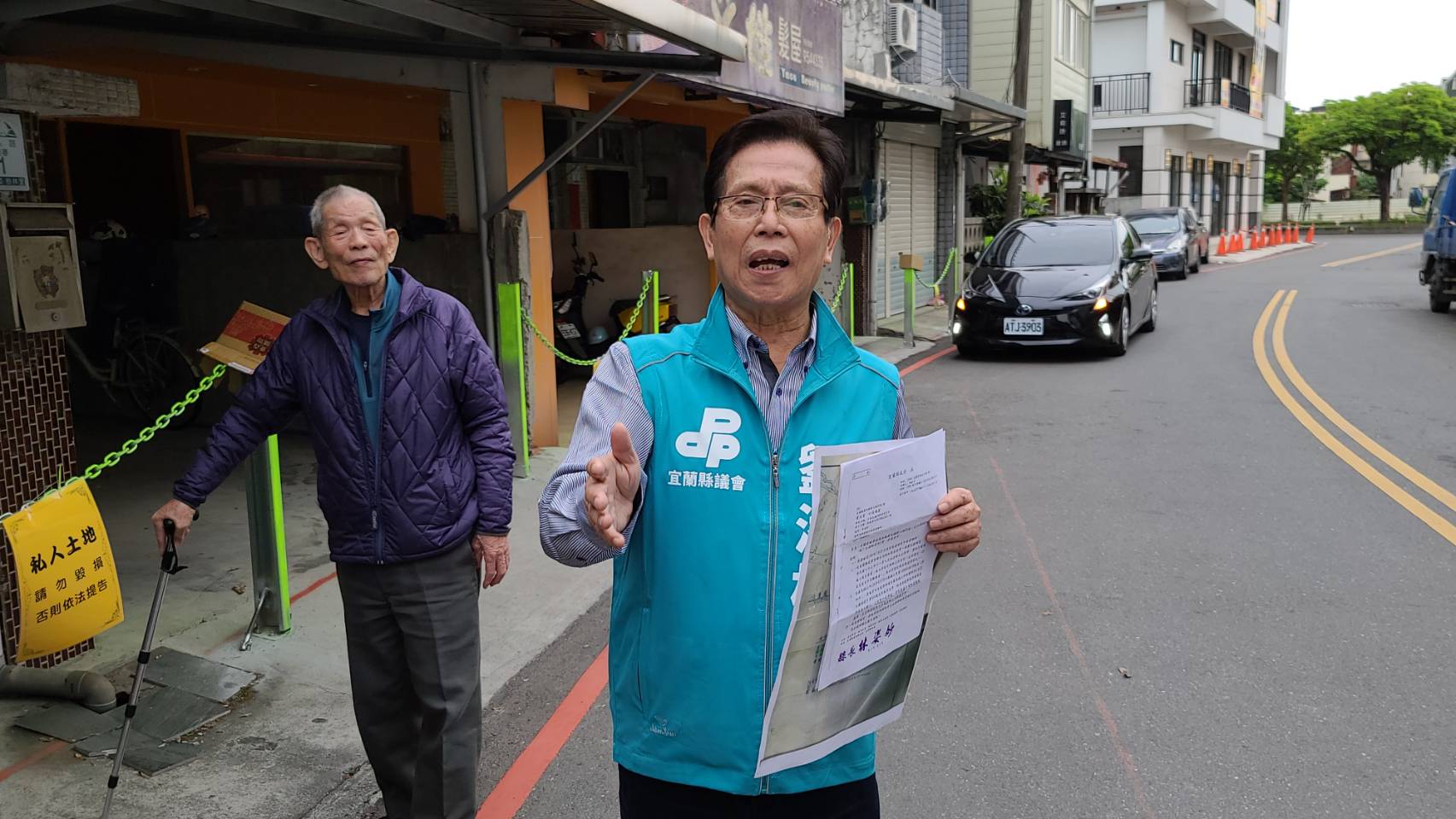 劉添梧議員為樹人路8住戶解圍
