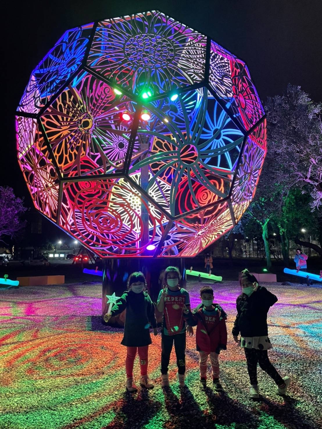 中興文創意園區夜間燈景