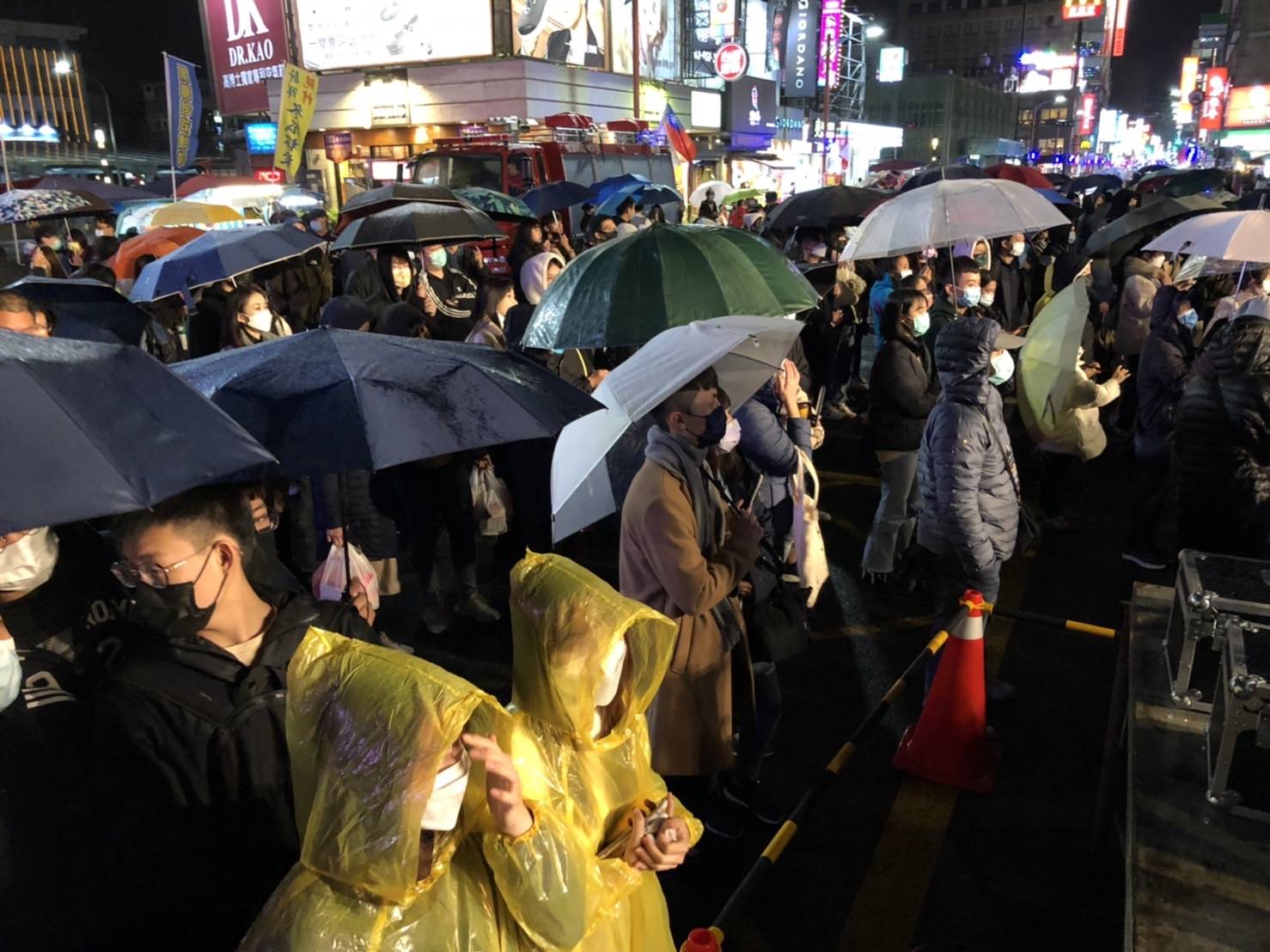 羅東跨年雨中照嗨熱情四射