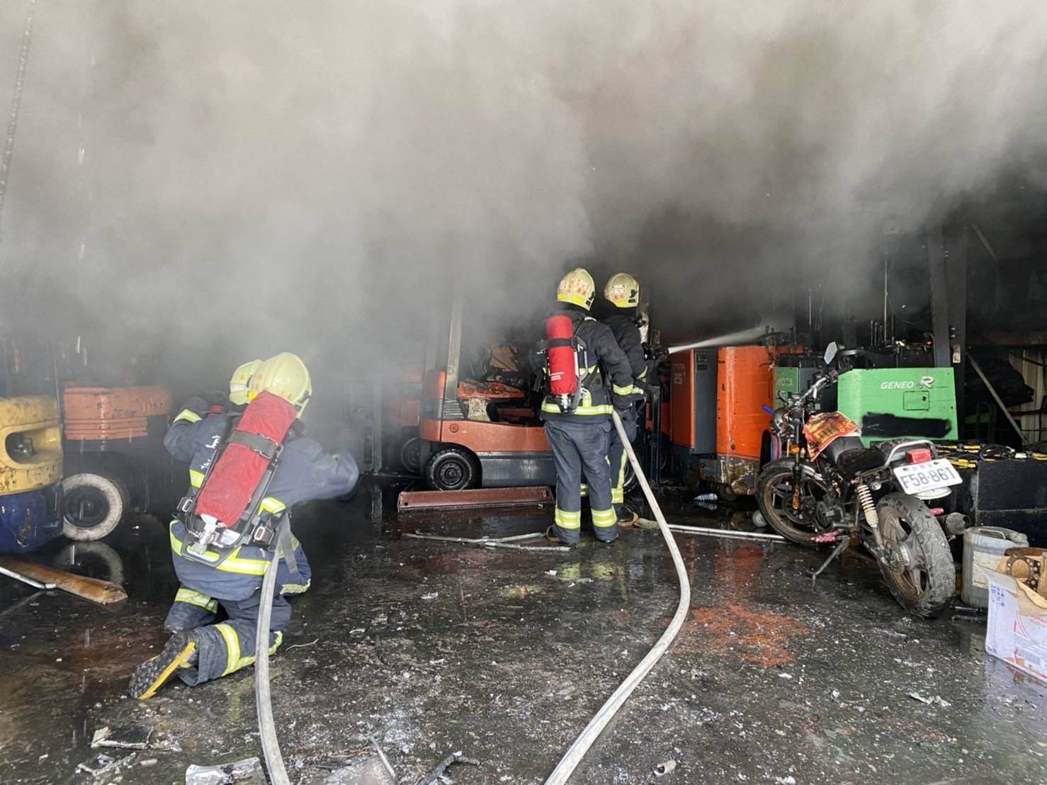 冬山路二段某機械廠火警