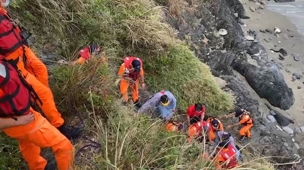 蘇澳賊仔澳玻璃海灘