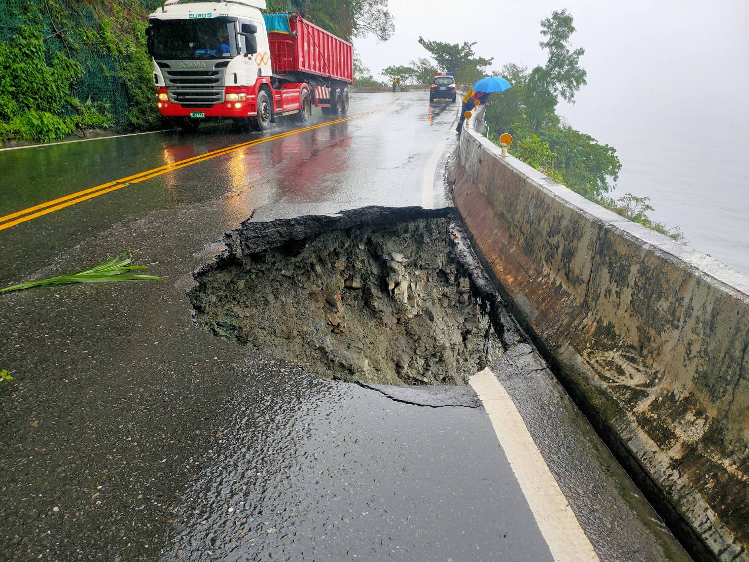 蘇花公路不堪豪雨肆虐