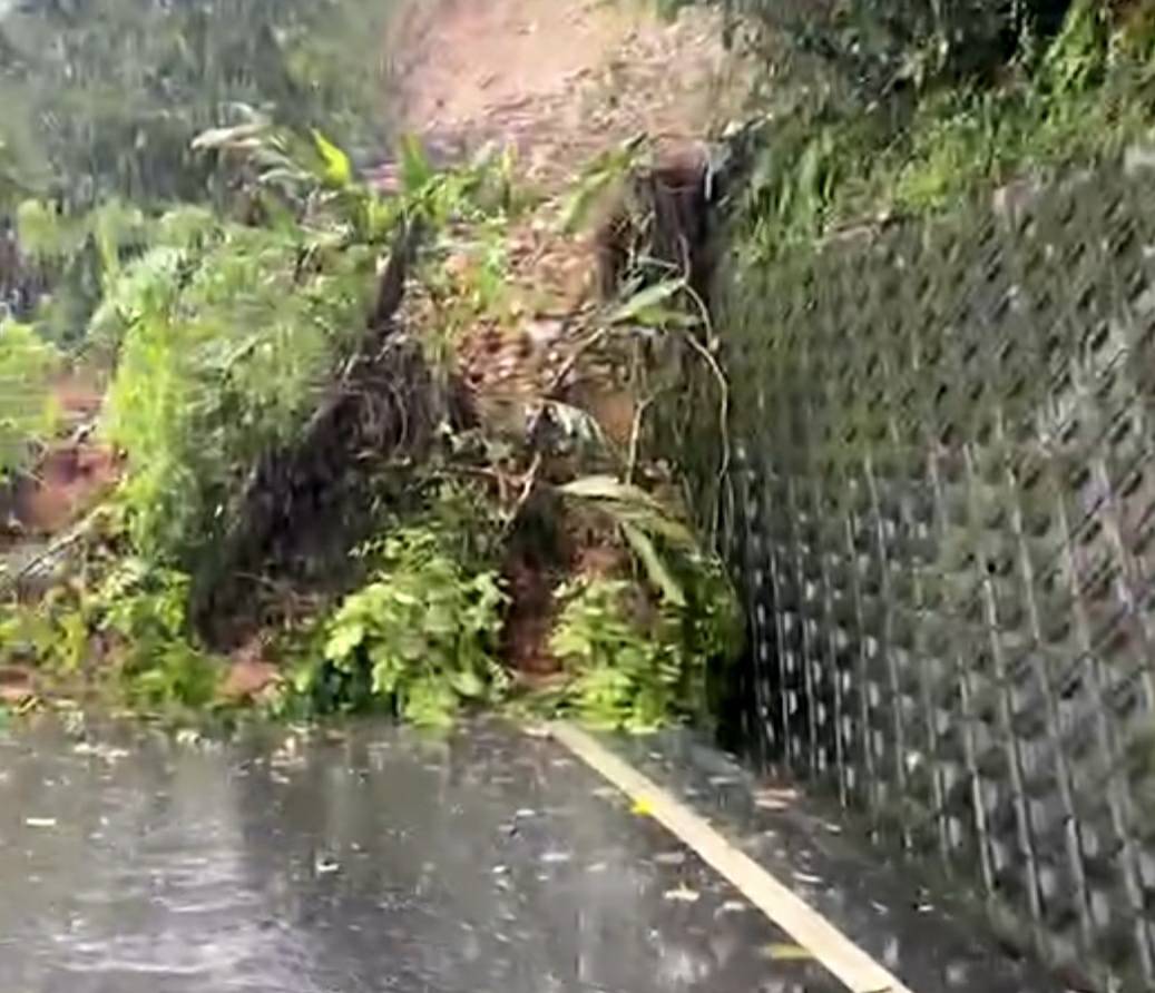 蘇花公路不堪豪雨肆虐