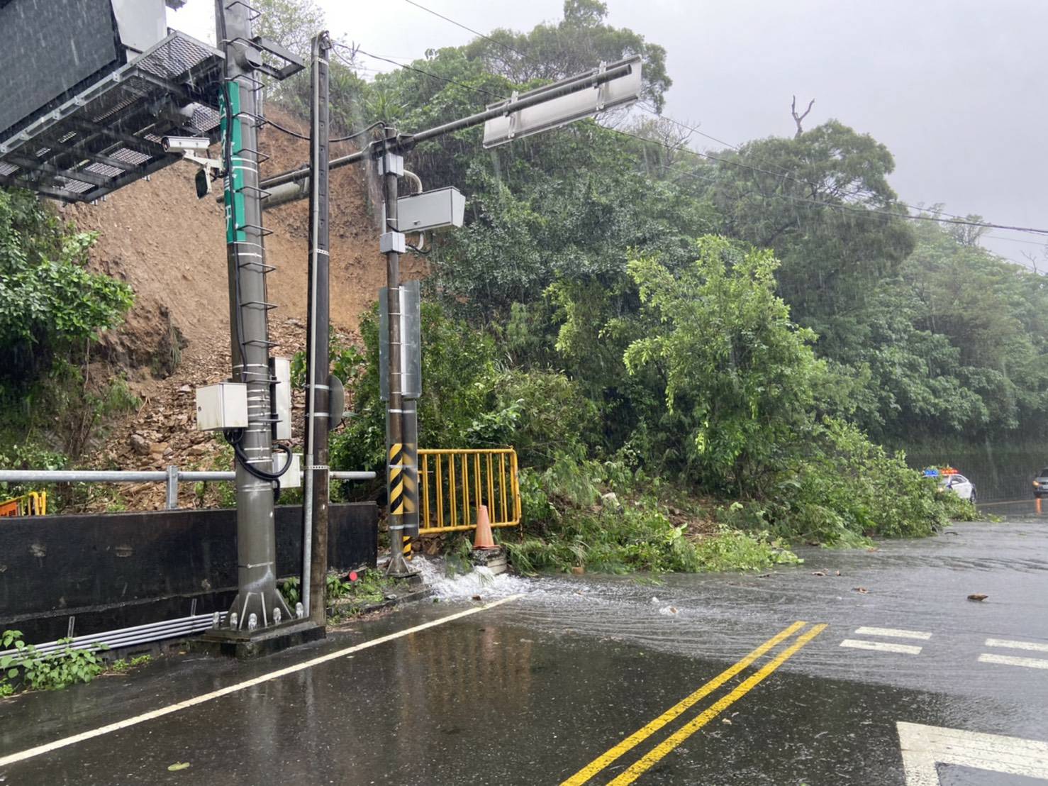 蘇花公路不堪豪雨肆虐