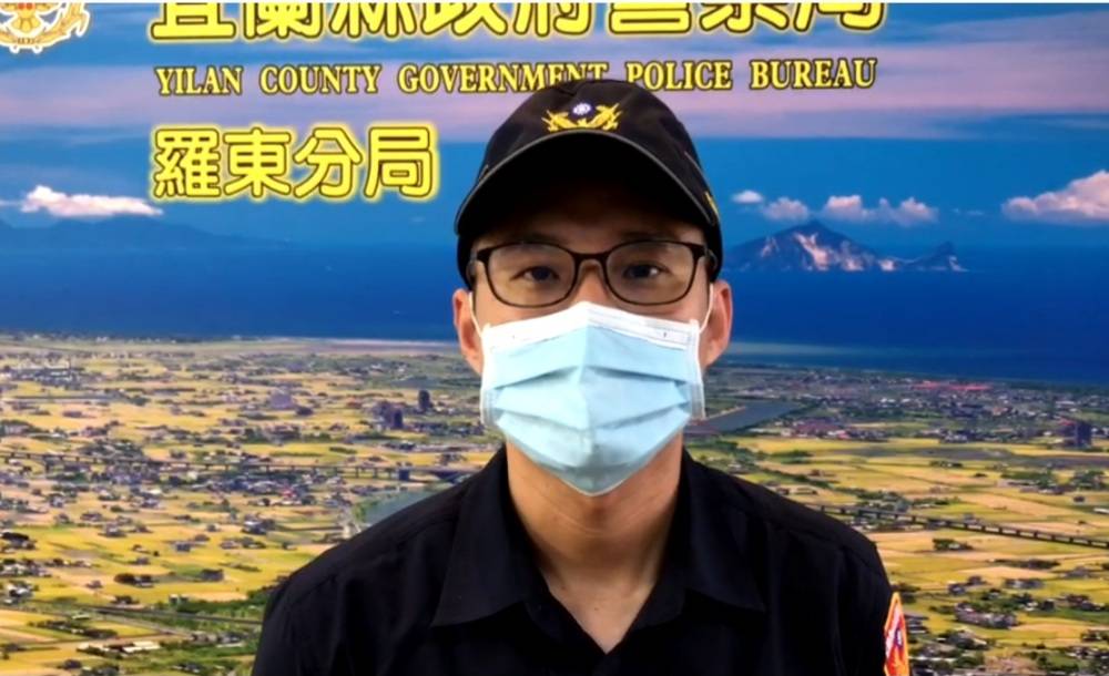 暖警開道協助民眾送醫