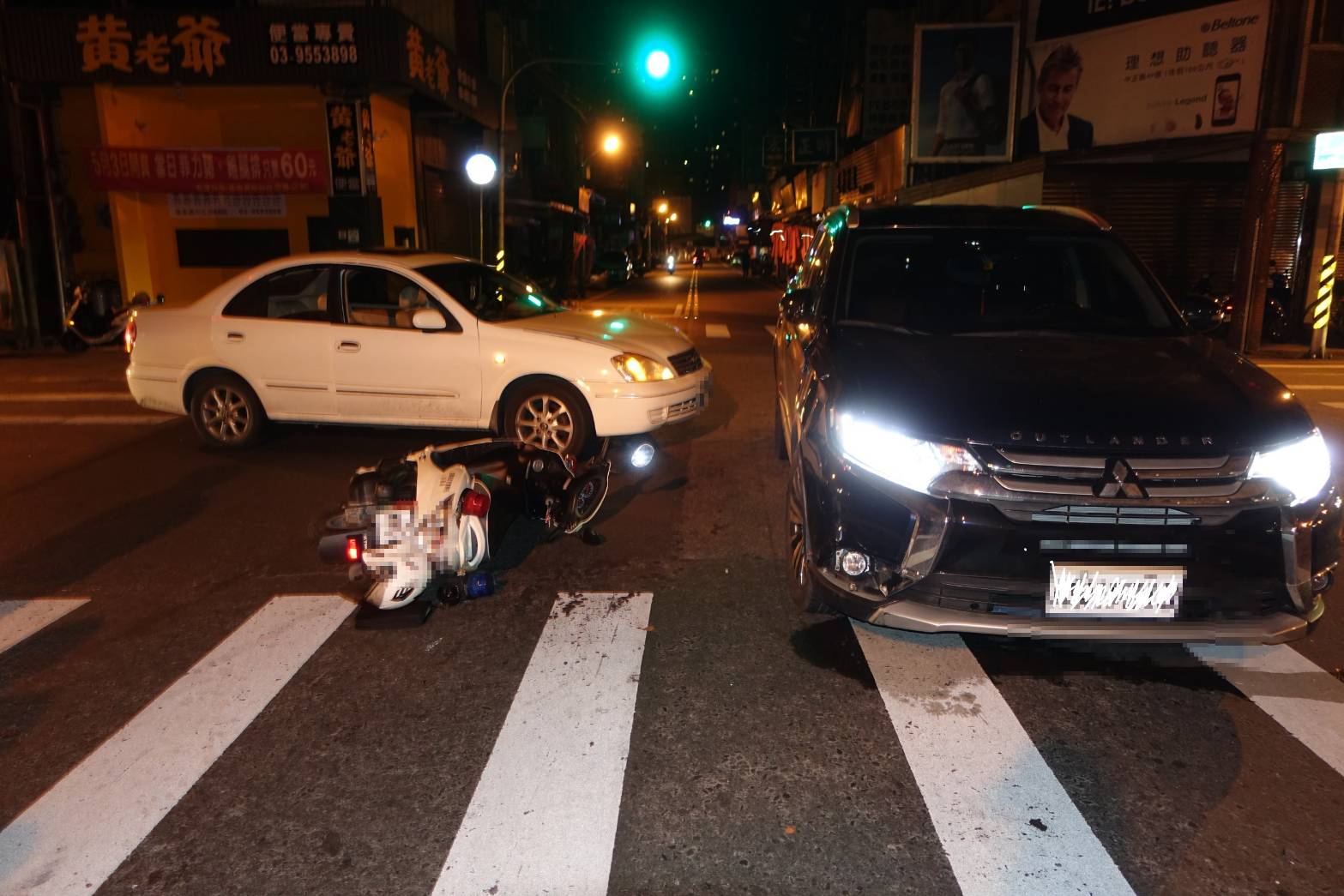 暖警開道協助民眾送醫