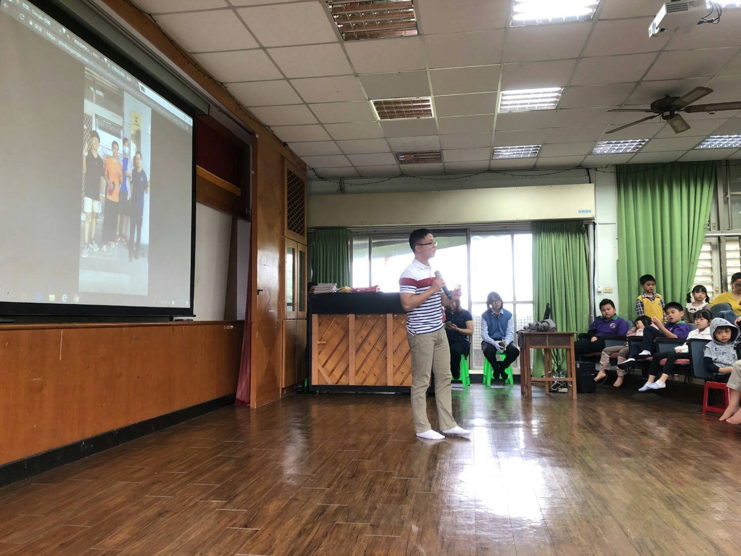 清水小校廖宸育同學，於日前在岳明國小朝會上分享-實驗教育自學團體心得