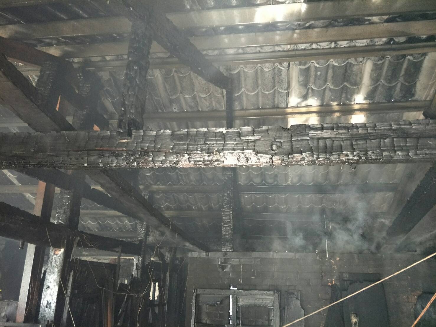 主圖：五結鄉復興三路一棟無人居住磚瓦平房下午發生火警