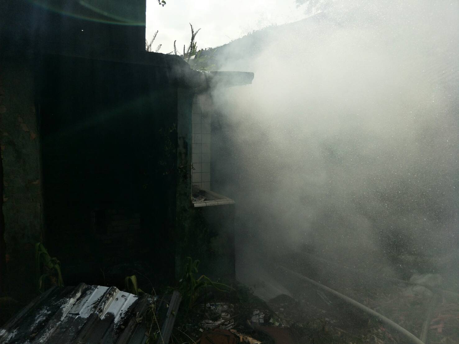 主圖：五結鄉復興三路一棟無人居住磚瓦平房下午發生火警