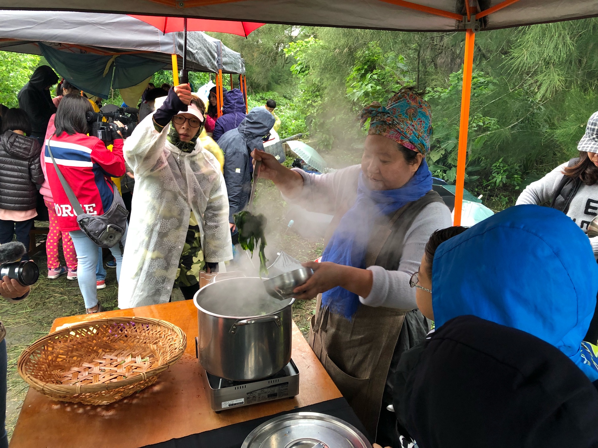 餐桌是成長的美好記憶 阿比野菜宴在岳明國小  