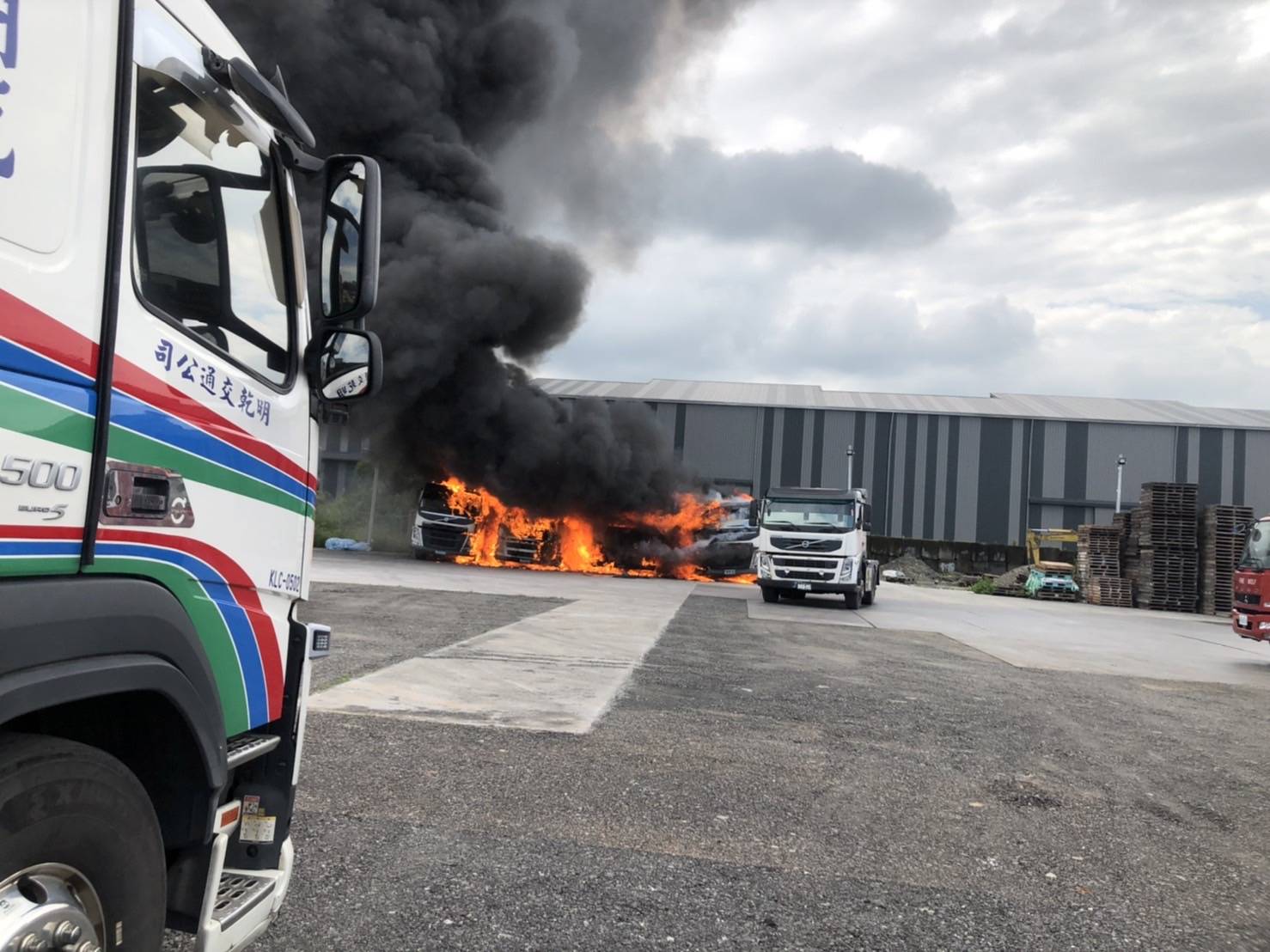 香中路某貨運公司無故遭祝融