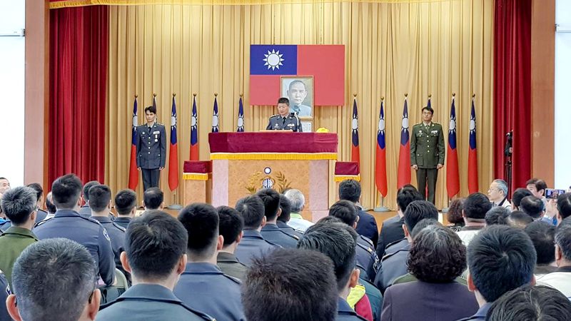 林浩平(左) 邱孟俊（右）主持人林正廷（中）