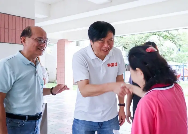 林國漳羅東晨運行程人氣旺!阿嬤叮嚀「多吃點才有體力拚」~端銀髮政策顧長輩