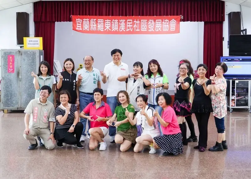 林國漳羅東晨運行程人氣旺!阿嬤叮嚀「多吃點才有體力拚」~端銀髮政策顧長輩