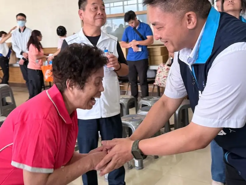 吳宗憲宜蘭市懇託會湧300人~全縣鐵路高架、產業招商成主軸
