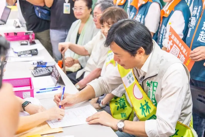 林國漳完成縣長參選登記