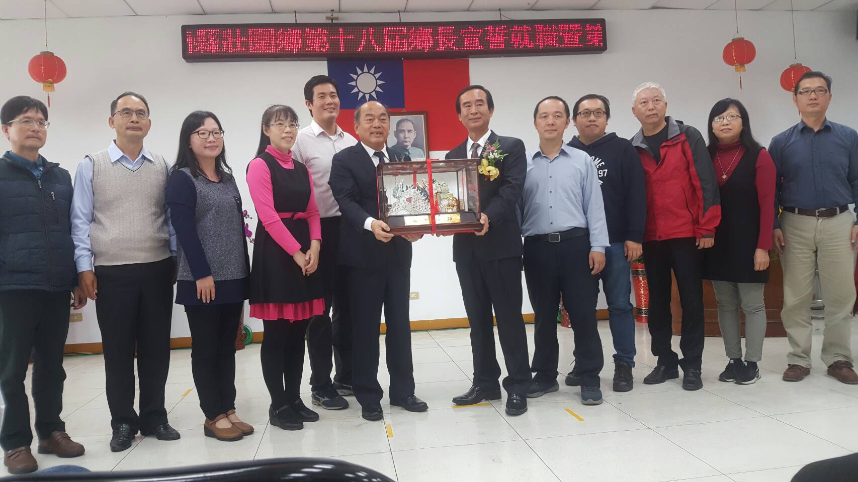 沈清山接任壯圍鄉長 前鄉長簡文魁稱許選對人