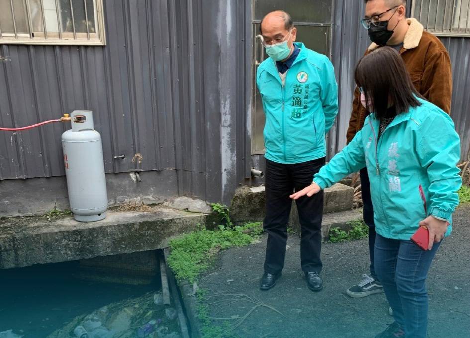 前副縣長黃適超