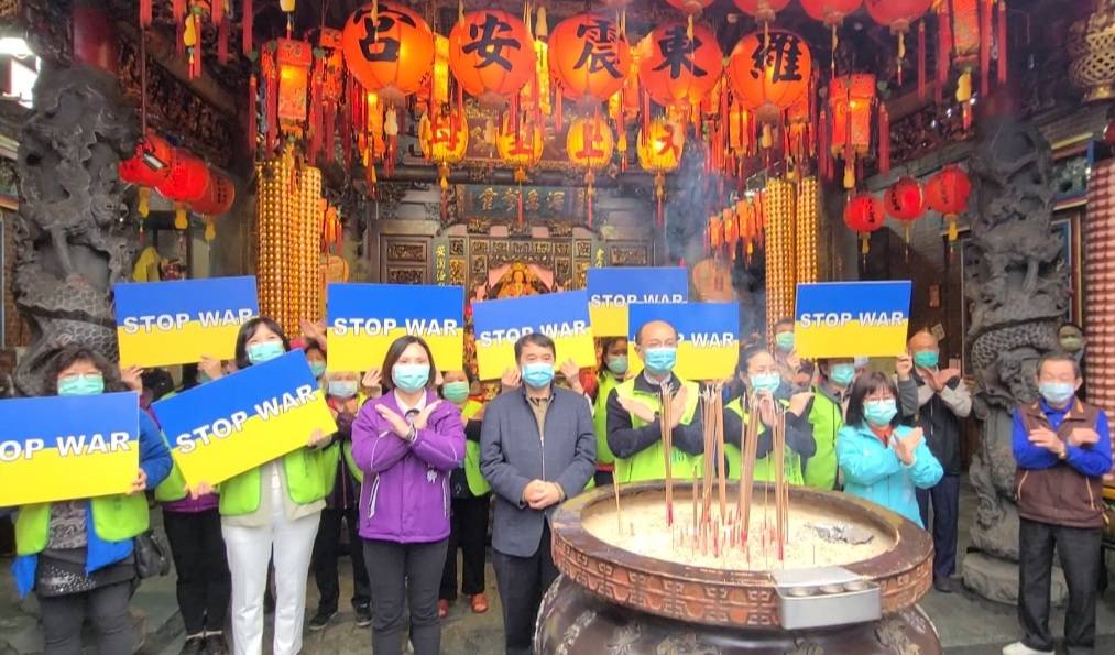黃適超率團隊為烏克蘭祈福