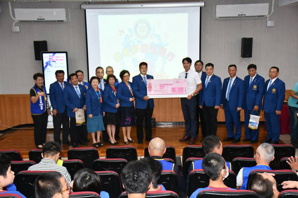 宜特特教生挑戰韓國校際交流 扶輪社愛心助圓夢